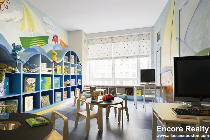 Building Photo - 135 Clarendon St