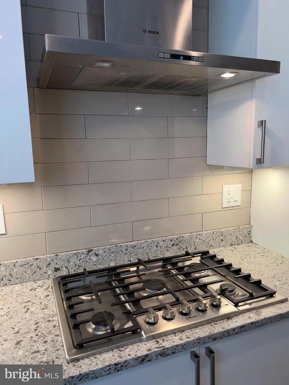 Building Photo - 423 Wallace St