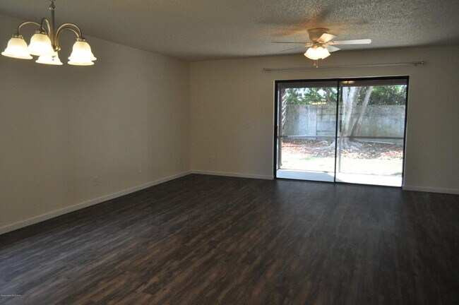Building Photo - 165 Seawind Dr