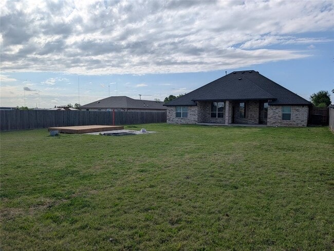 Building Photo - 405 NW 115th St