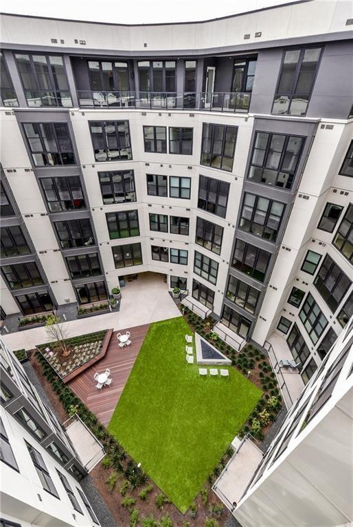 Building Photo - 800 Embassy Dr