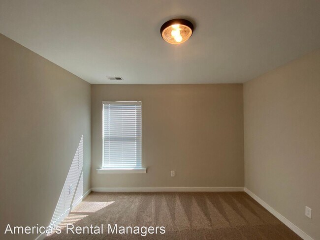 Building Photo - 4 br, 2.5 bath House - 581 Troubadour Lane