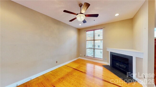 Building Photo - 2062 Atherton Heights Ln