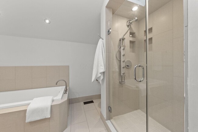 Building Photo - 610 City Park Ave