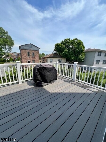 Building Photo - 74 River St