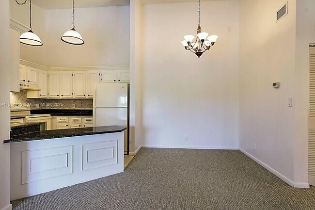 Building Photo - 6568 Chasewood Dr