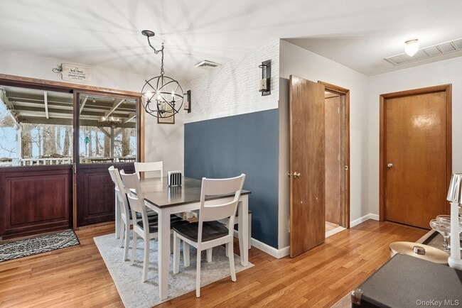 Building Photo - 946 NY-311