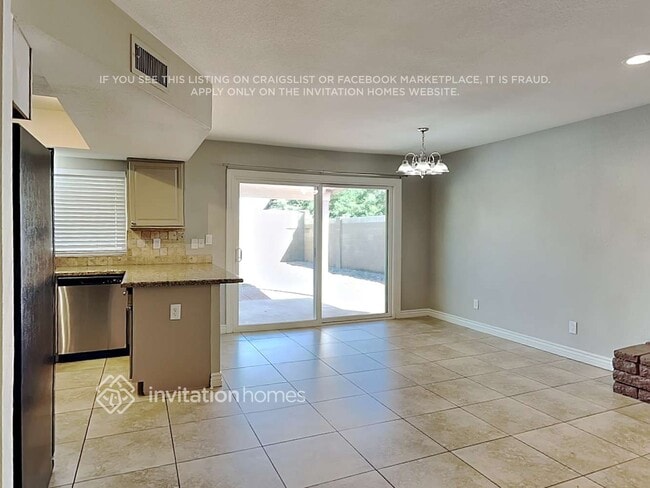 Building Photo - 4836 W Mercer Ln