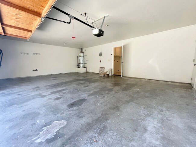 Building Photo - 31238 Old River Rd