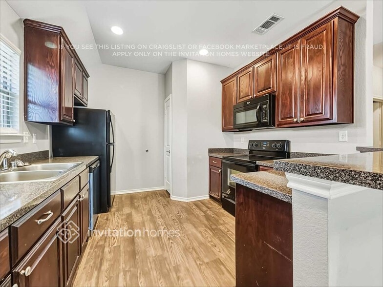 Building Photo - 413 Windridge Dr