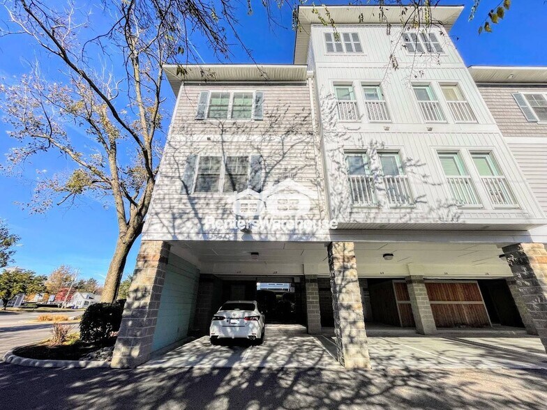 Building Photo - 7922 Shore Dr