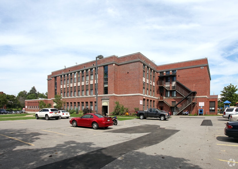 Village Pines Apartments 25 S Lincoln Ave Orchard Park NY 14127 Apartment Finder