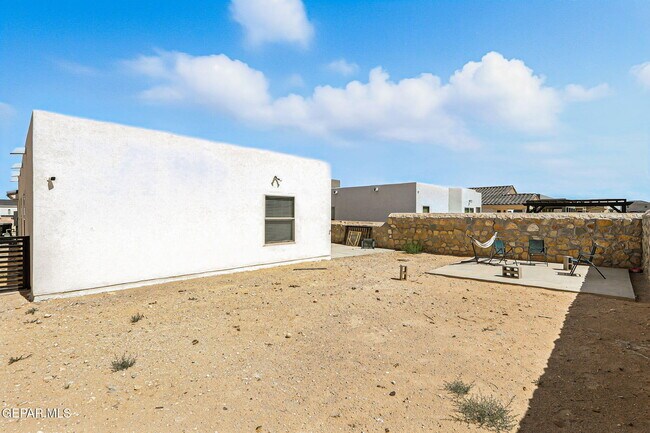Building Photo - 837 Paseo Drusy Pl