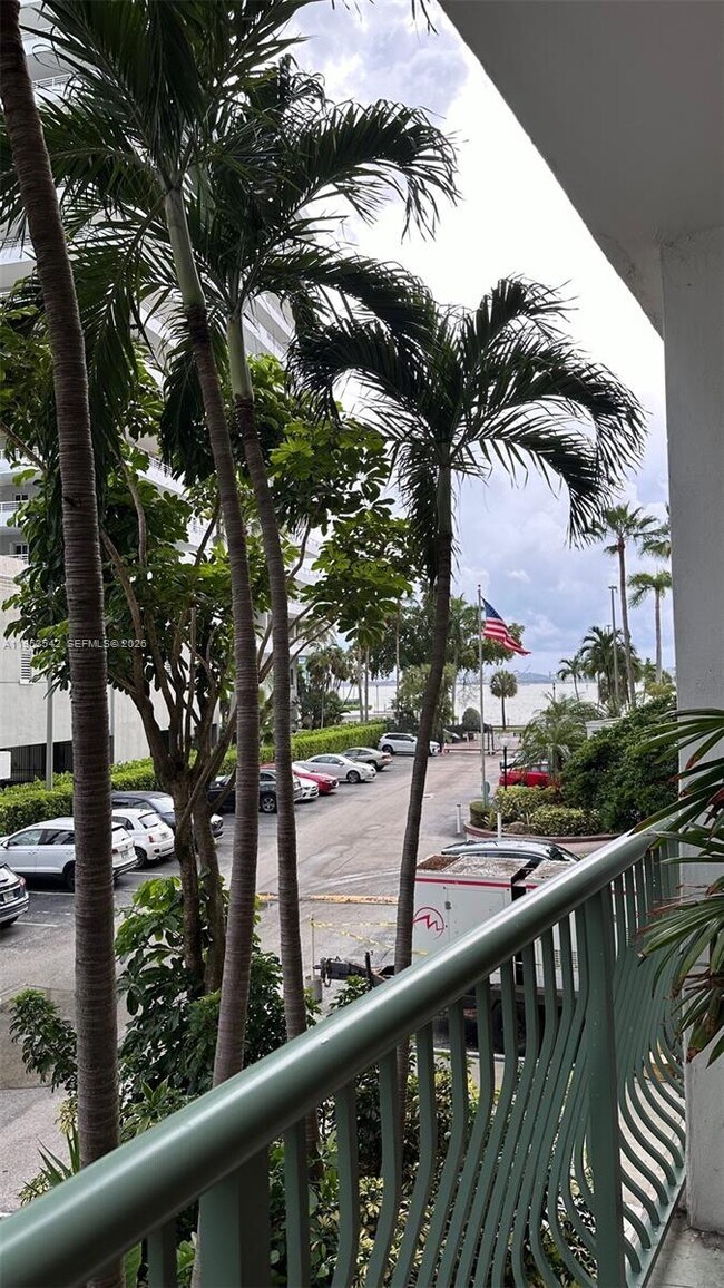 Building Photo - 1408 Brickell Bay Dr