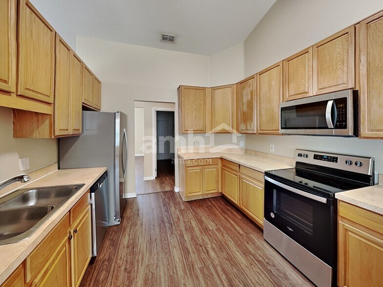 Building Photo - 3608 Doe Run Dr