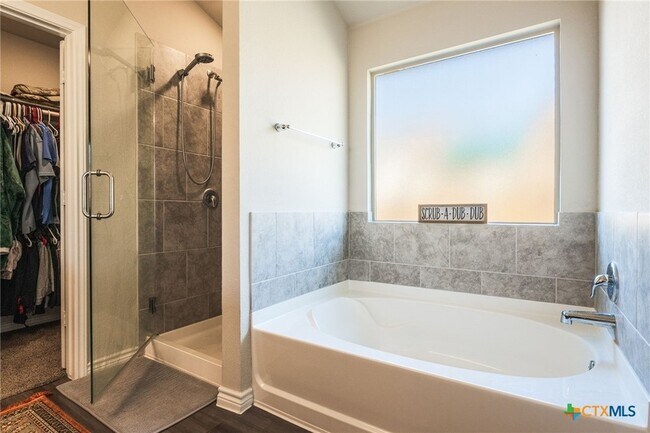 Building Photo - 110 Ayla Marie Dr