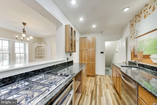 Building Photo - 5138 Nebraska Ave NW