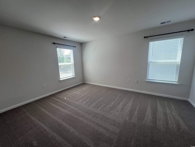 Building Photo - 818 66th Ave N