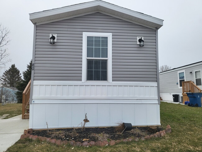 Building Photo - 80 Elm