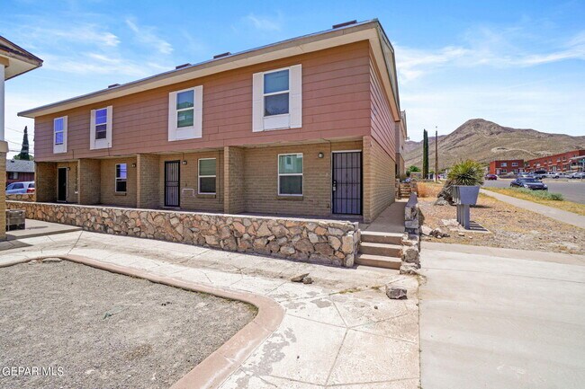 Primary Photo - 3702 Keltner Ave
