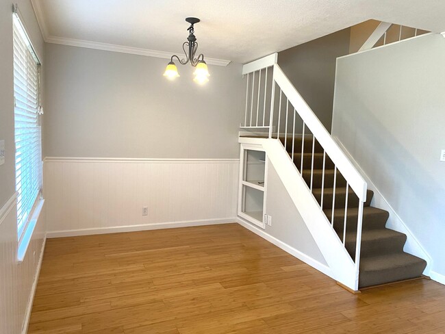 Building Photo - Recently Redone Danville 3Bed/2.5BA Two St...