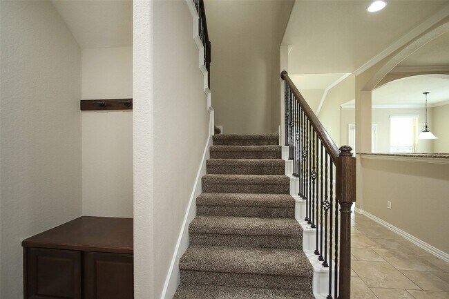 Building Photo - 162 Hearthshire Cir