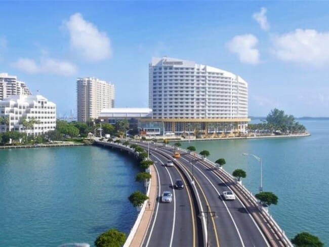 Primary Photo - 520 Brickell Key Dr