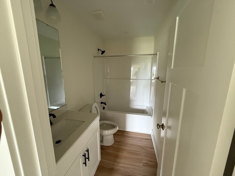 Building Photo - 1359 Benson Hardee Rd