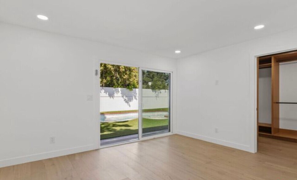 Building Photo - 5261 Allott Ave