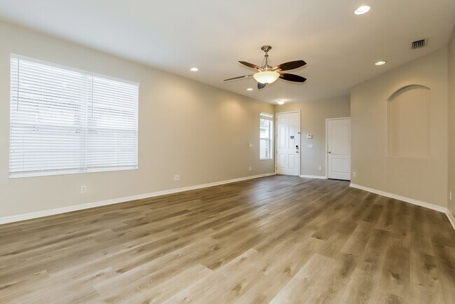 Building Photo - 8549 Deer Chase Dr