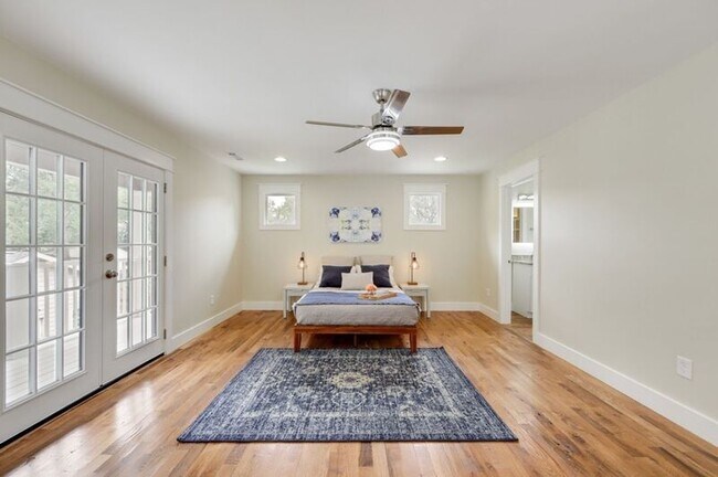 Building Photo - 1332 Lischey Ave