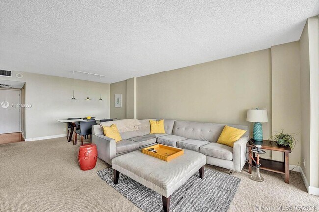 Building Photo - 3800 S Ocean Dr