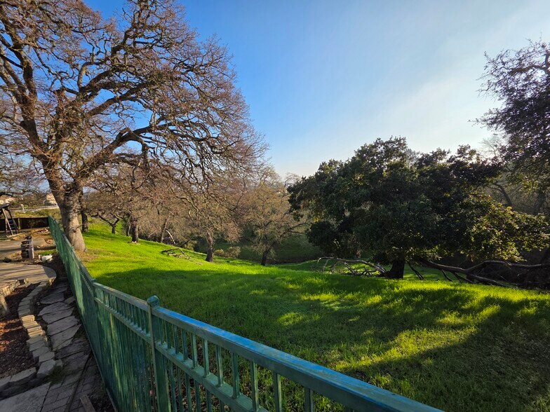 Building Photo - 1850 Ballybunion Dr