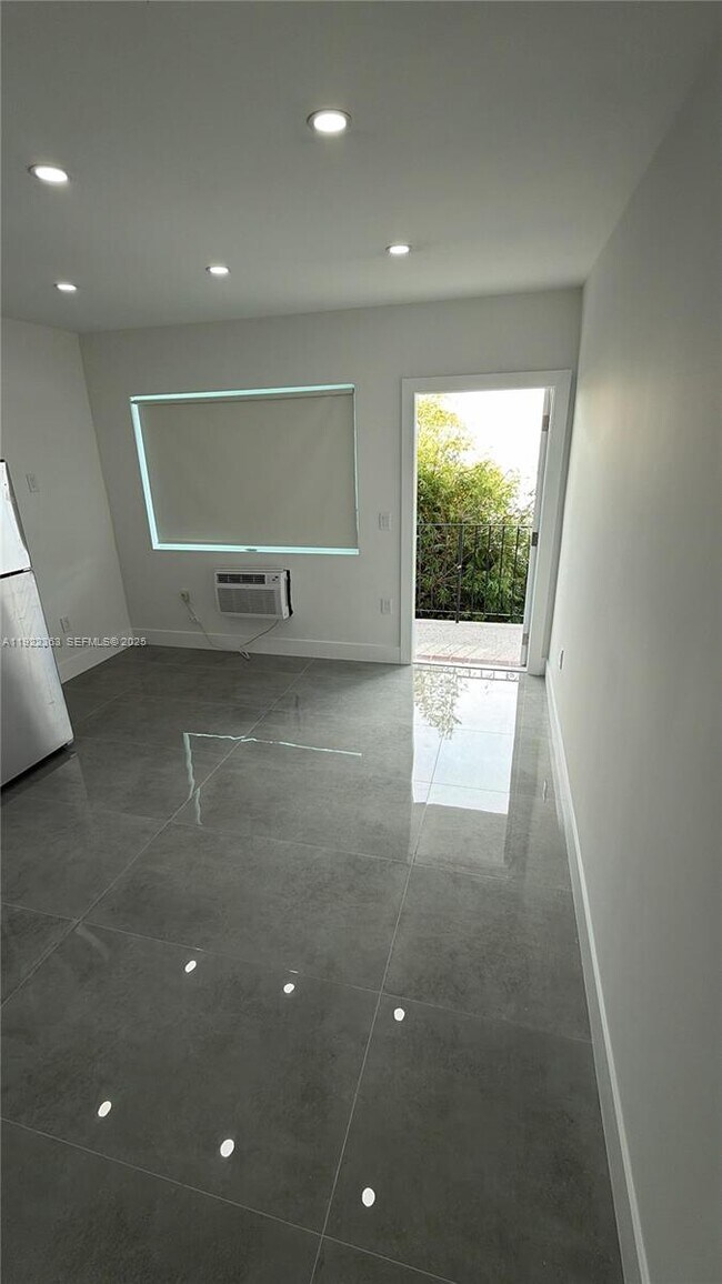 Building Photo - 935 Jefferson Ave