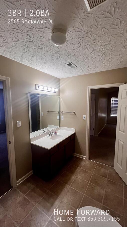 Building Photo - 2565 Rockaway Pl