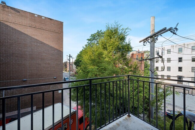 Building Photo - 1519 N Sydenham St