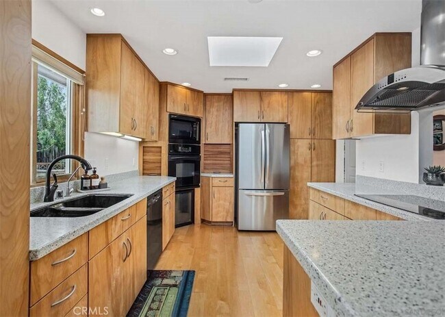 Building Photo - 4472 Mt Herbert Ave