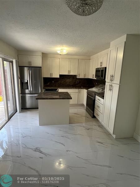 Building Photo - 22184 Boca Rancho Dr