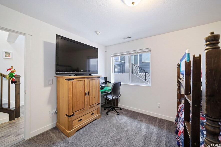 Building Photo - 15287 S Tack Way