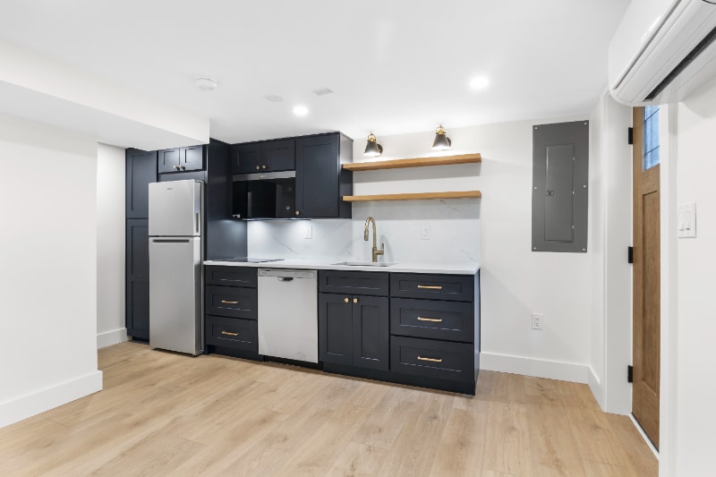 Building Photo - 5703 Fenwick Dr