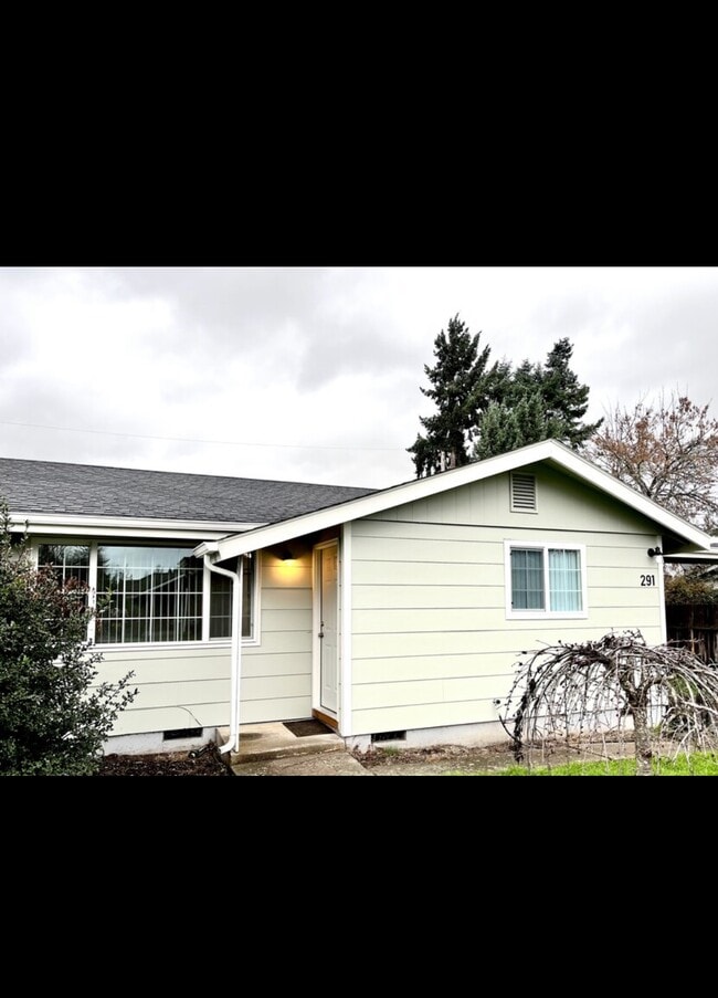 Primary Photo - 291 Lobelia Ave