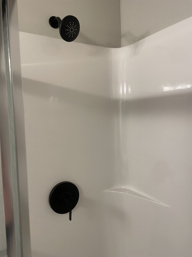 Building Photo - 1316 Cedar Cv Rd