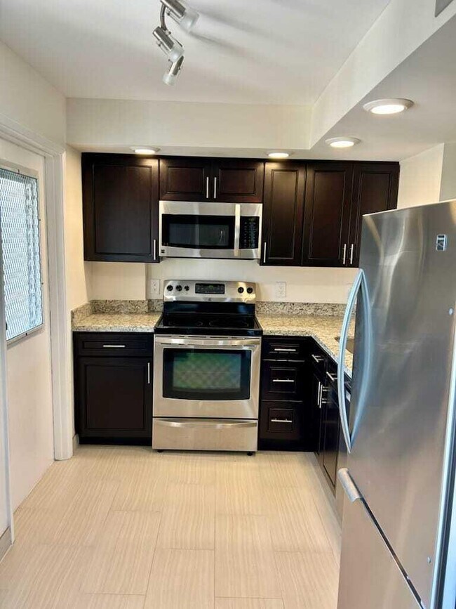 Building Photo - 2691 S Course Dr