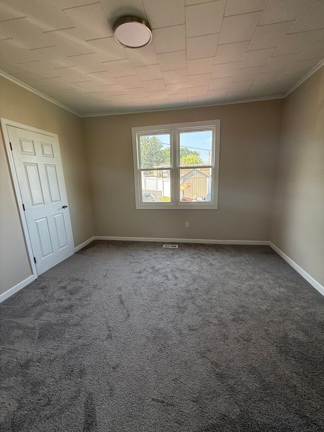 Building Photo - Hughestown Brand new remodel single  Famil...