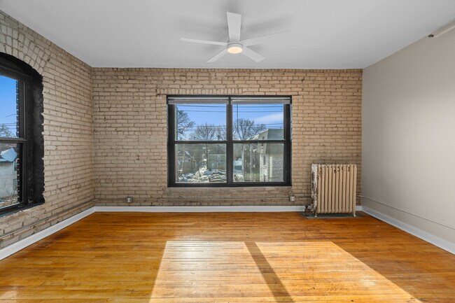 Building Photo - The Jameson Apartments