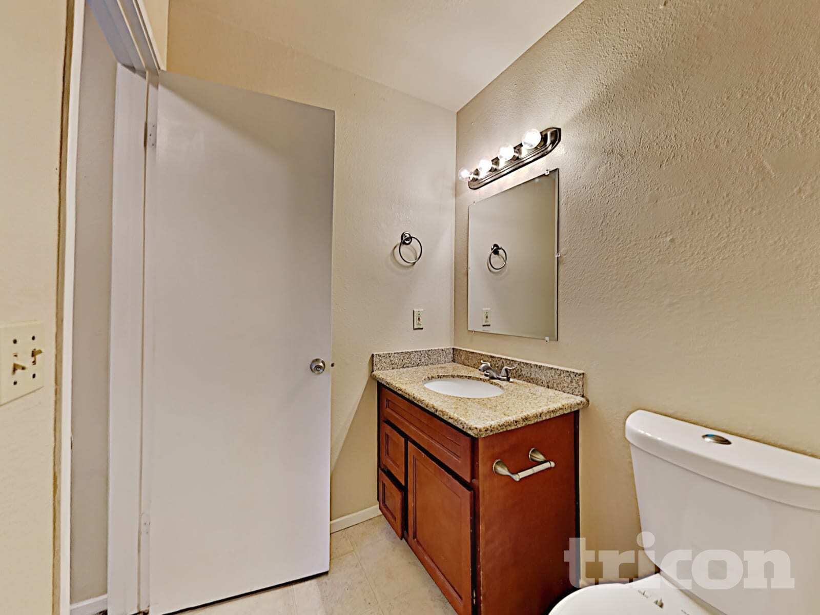 Building Photo - 619 E 24th St