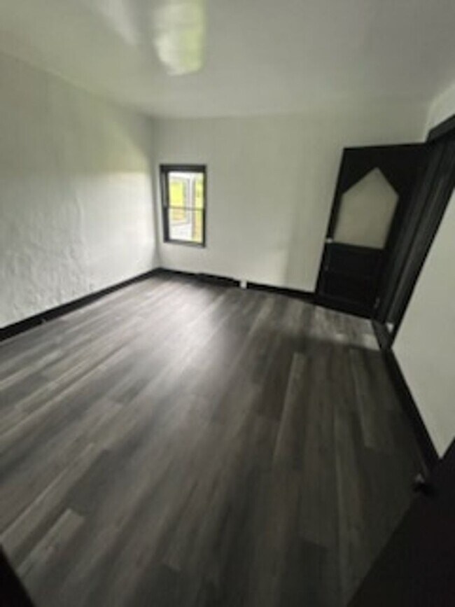 Building Photo - Newly Update 3 bedroom 1 bath house for rent in Port Vue!