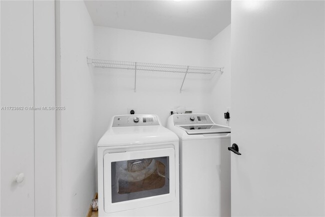 Building Photo - 21055 Yacht Club Dr