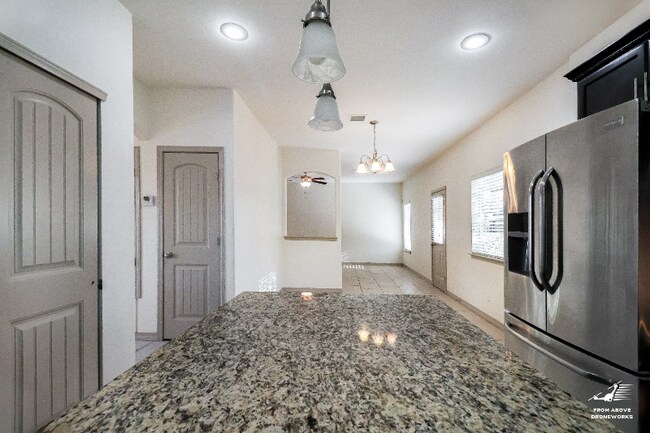 Building Photo - 3204 Merry Mdw