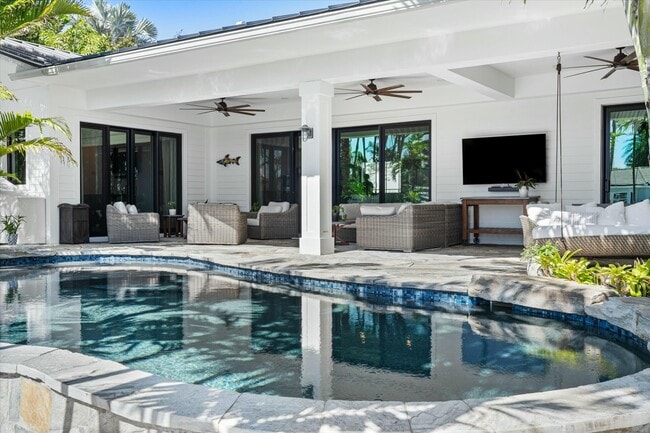 Building Photo - 940 Greenbriar Dr